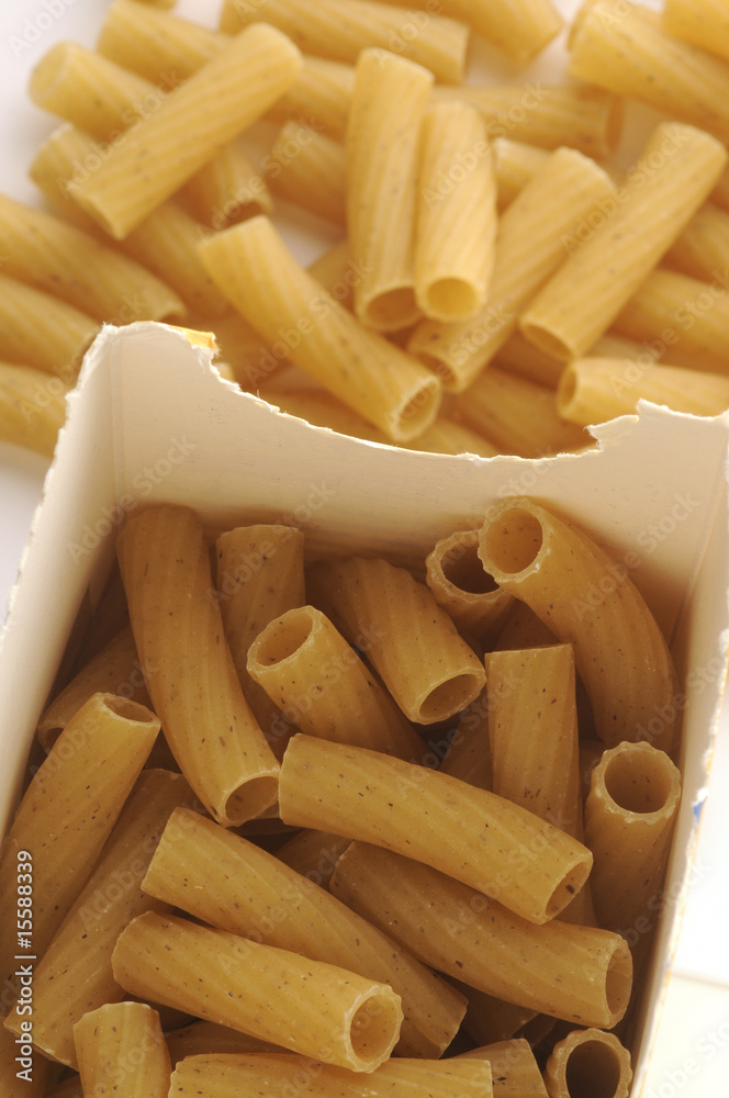 Tortiglioni d orzo e grano saraceno