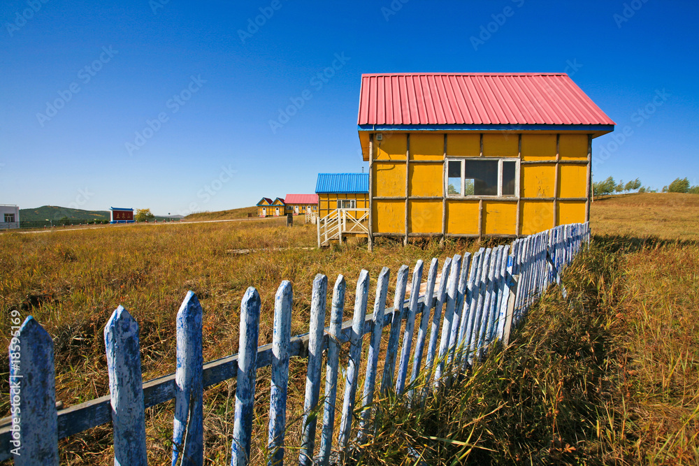 绚丽的草原生活小屋