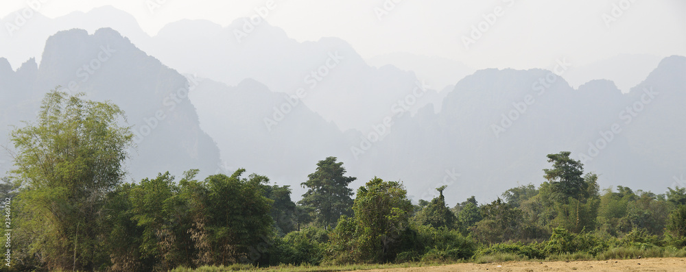 老挝万荣Karstberge bei Vang Vieng