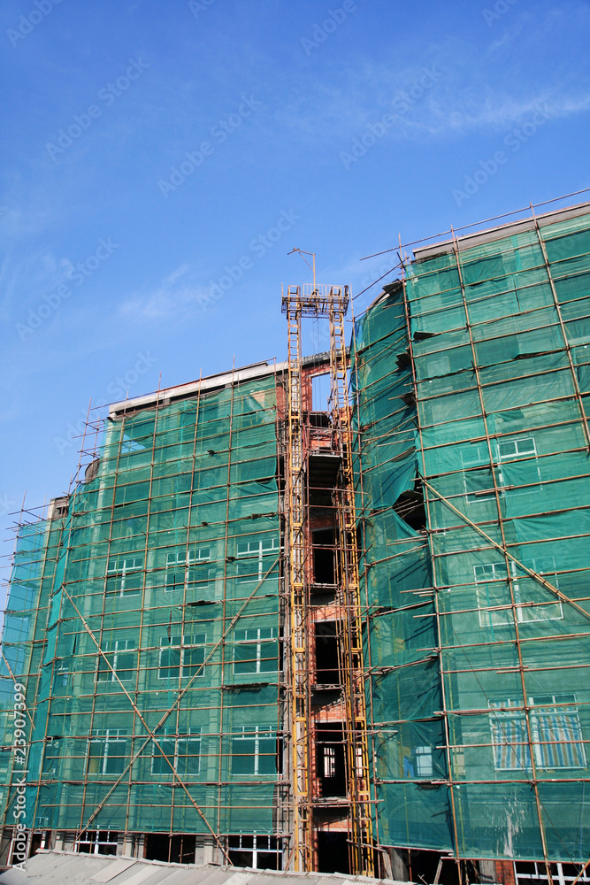 building under construction in perspective