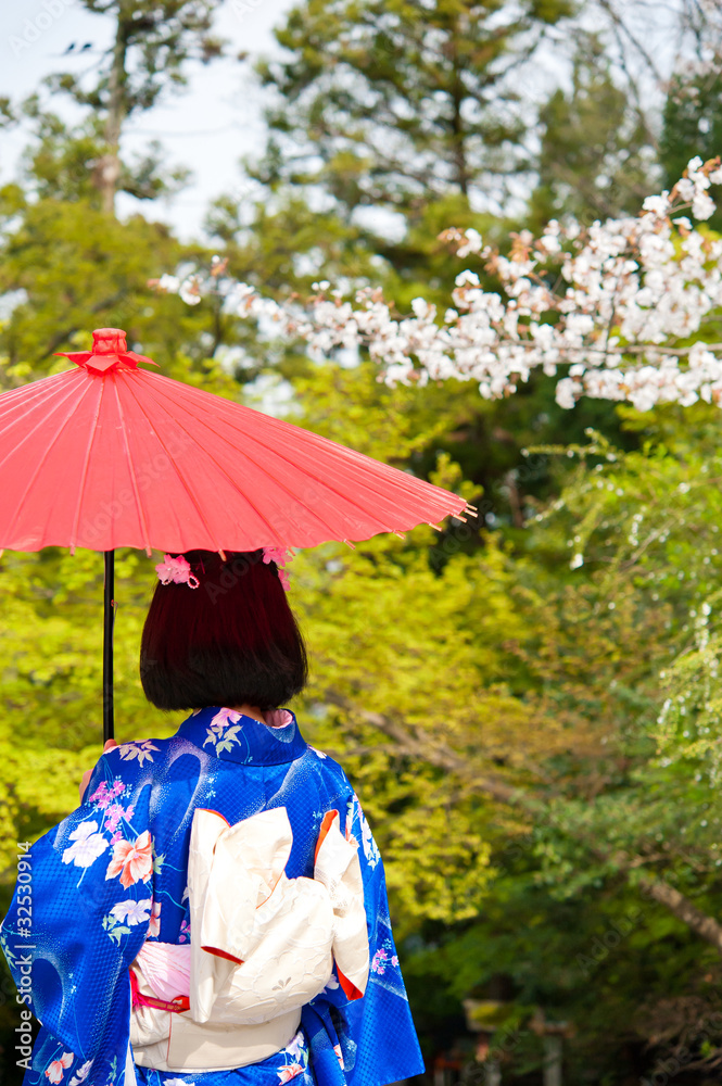 japanese kimono woman with red umbrella