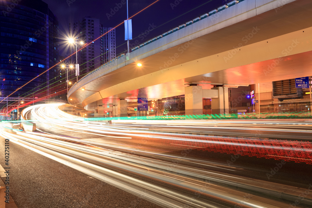 夜间城市公路交通