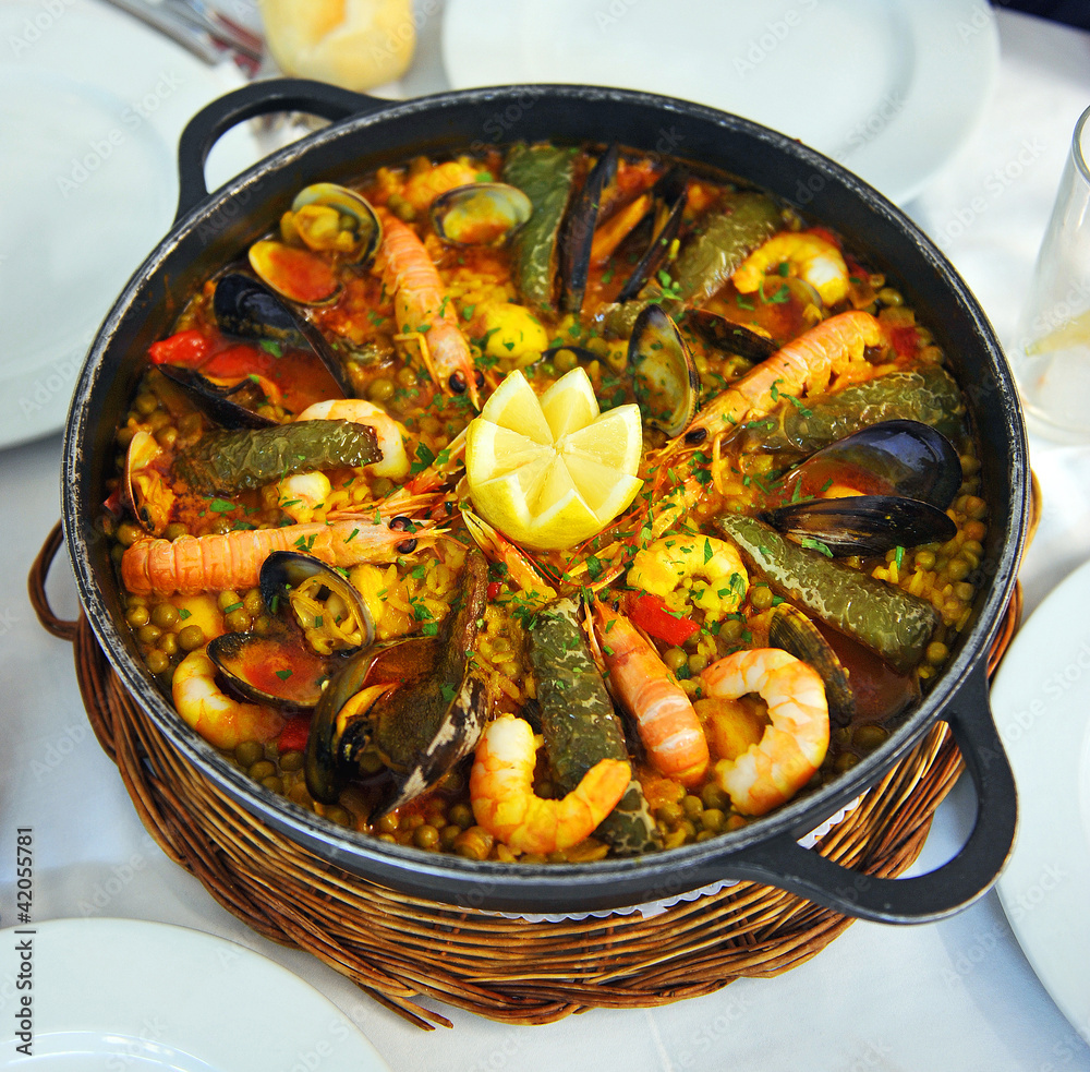 Cazuela de arroz a la marinera