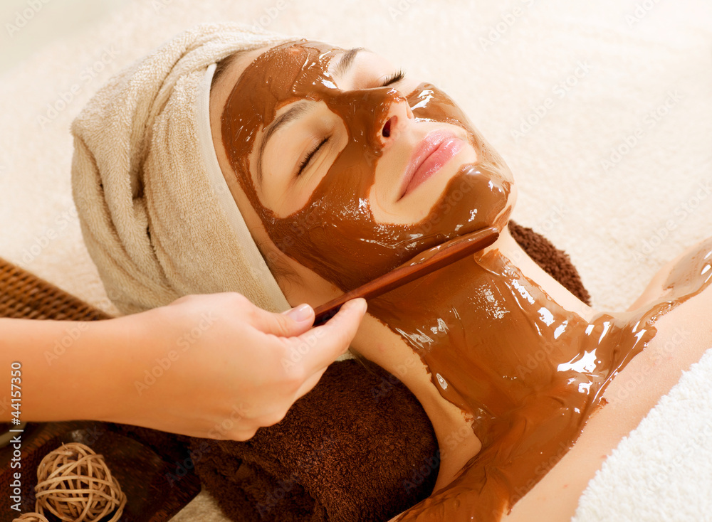 Chocolate Mask Facial Spa. Beauty Spa Salon