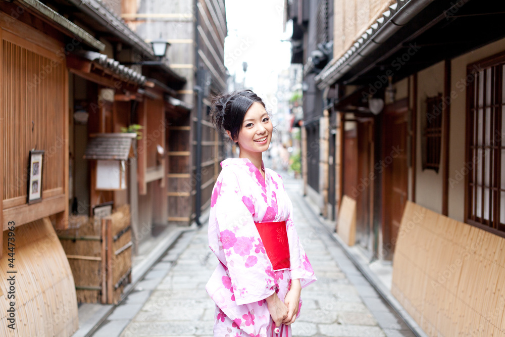 japanese kimono woman walking on street