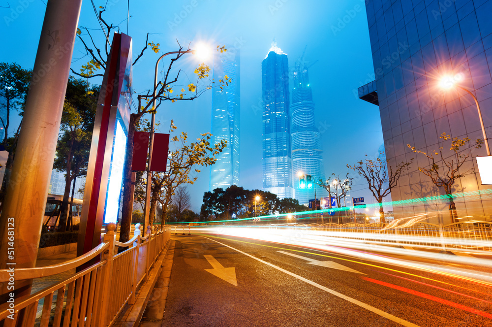 现在是夜晚的城市