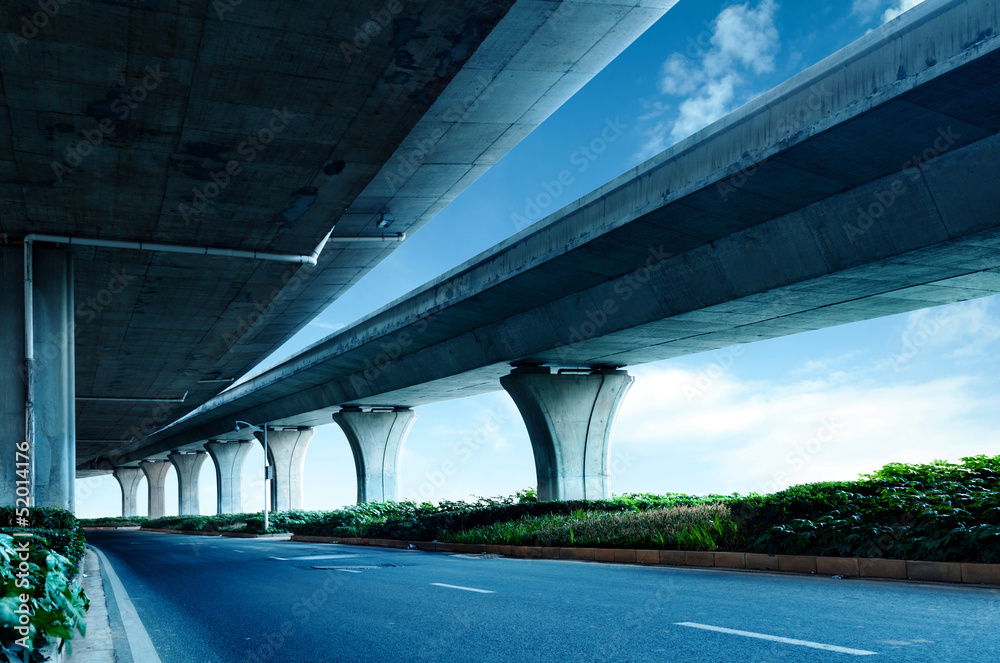 高架道路下