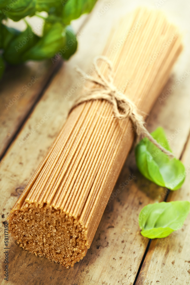 whole wheat spaghetti with basil