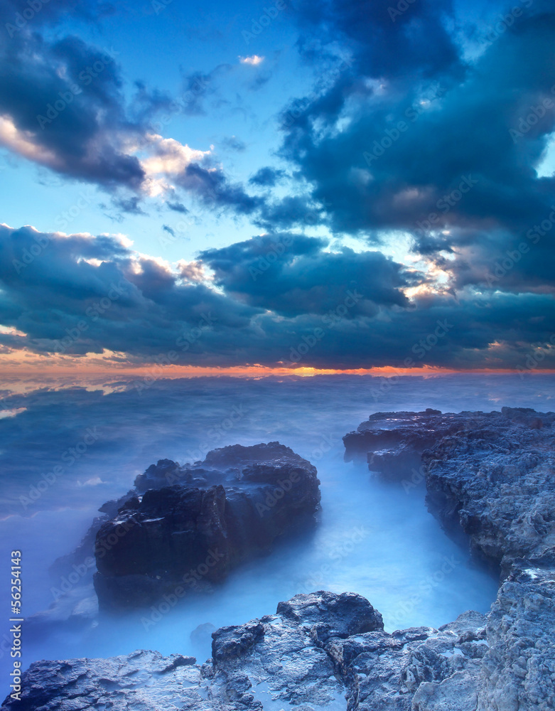 日落时美丽的海景