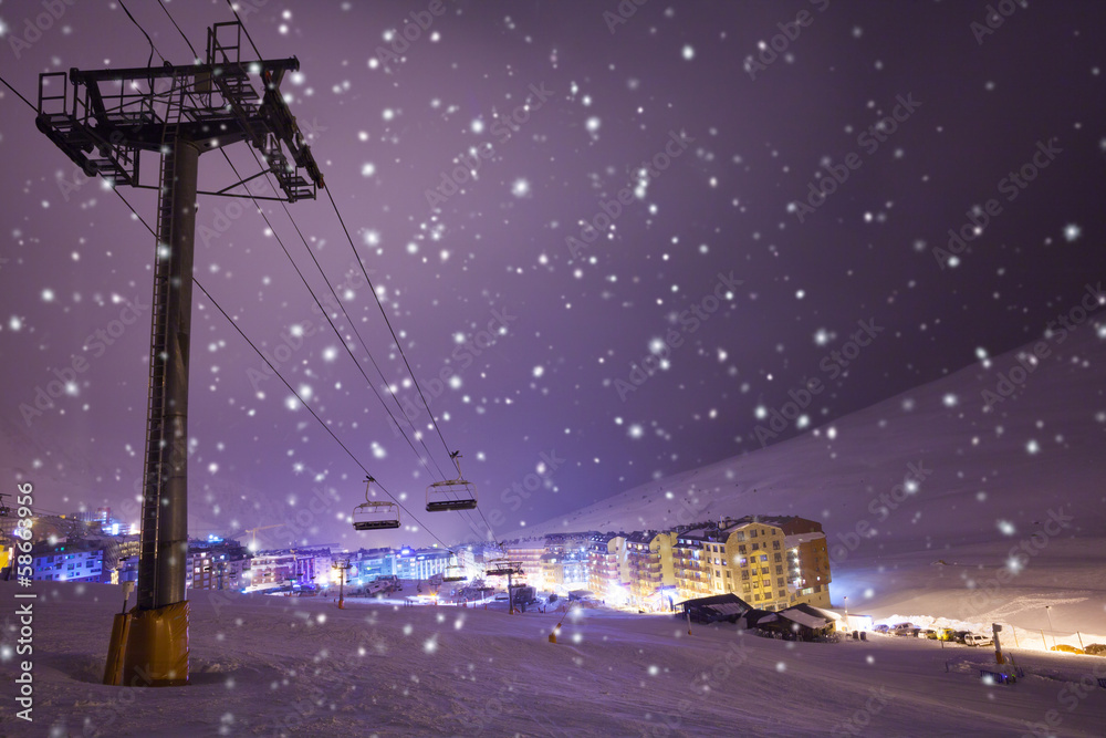 安道尔Pas de la casa滑雪胜地之夜