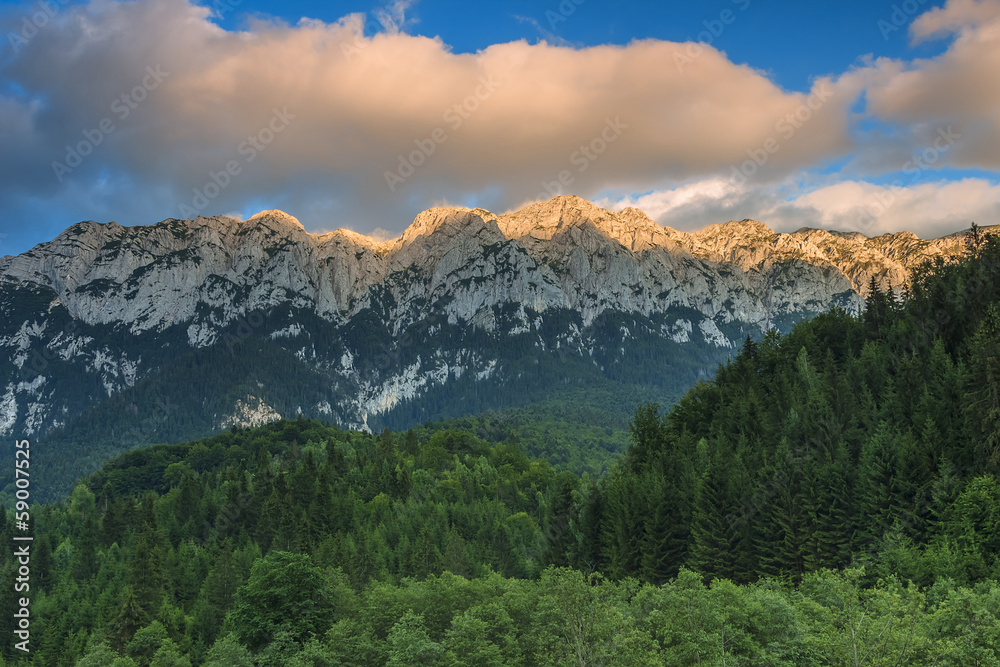 山上的彩云和日落，Piatra Craiului山