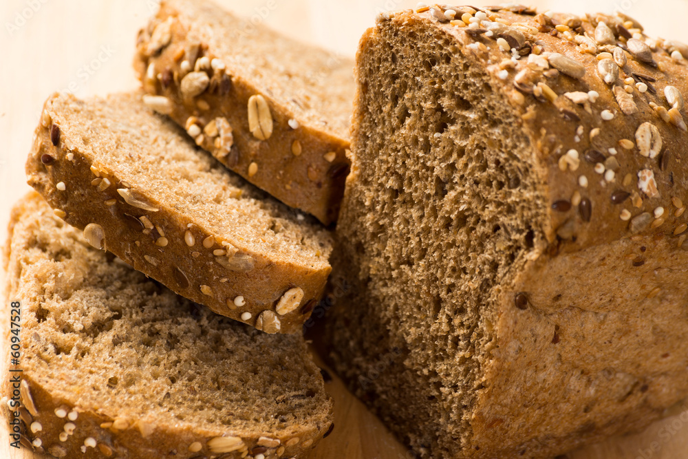 sliced ​​bread with cereals