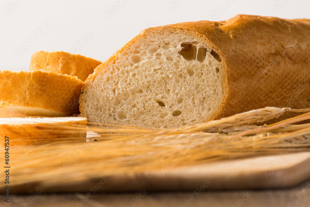 sliced ​​bread with cereals