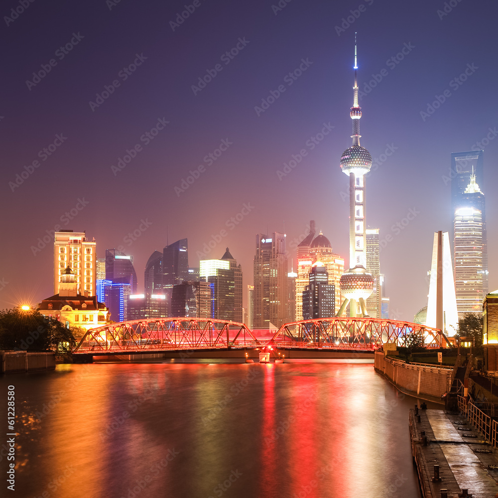 shanghai garden bridge at night