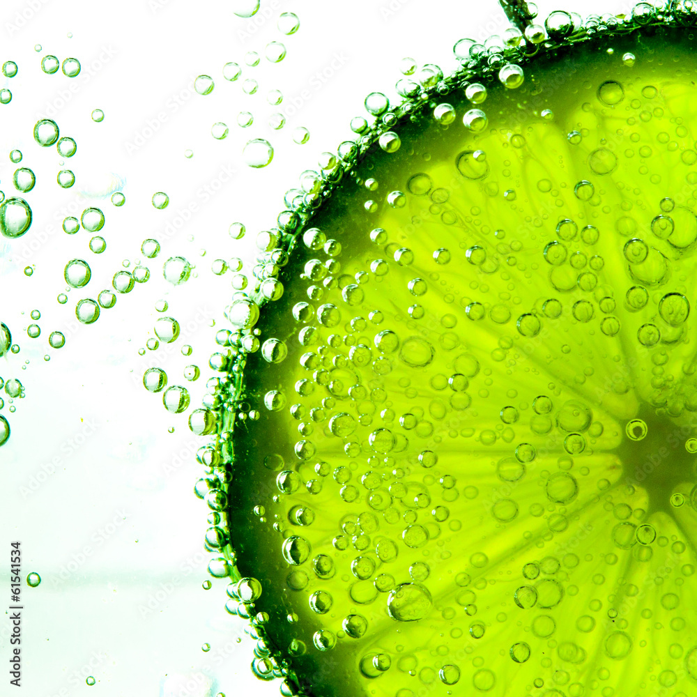 lime slice in water