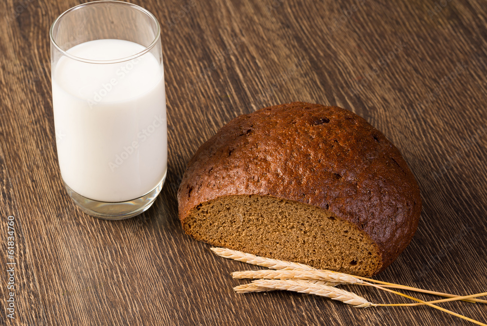 sliced ​​bread with cereals