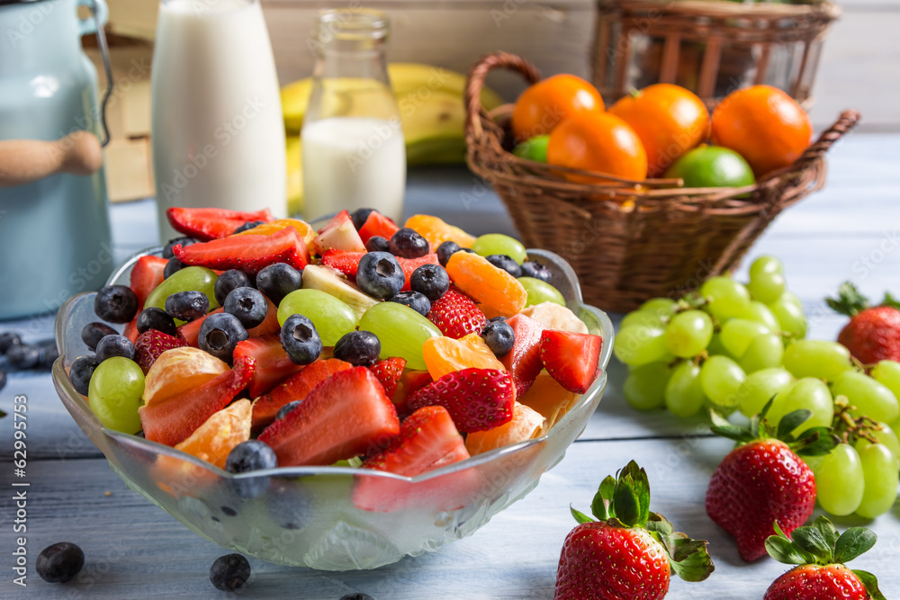 Healthy salad made ​​of fresh fruits