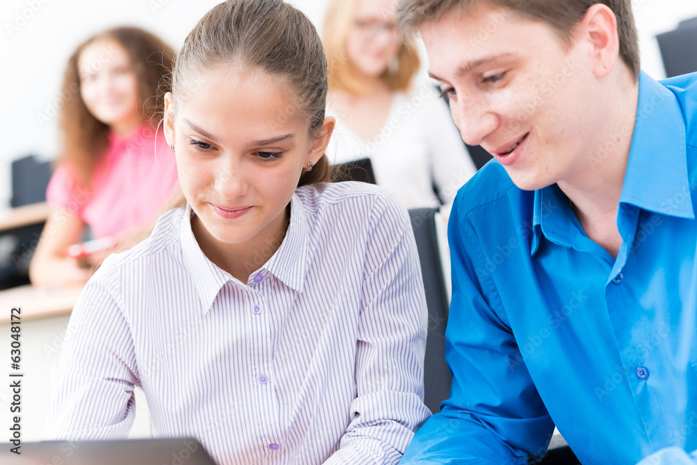 students together to discuss lecture