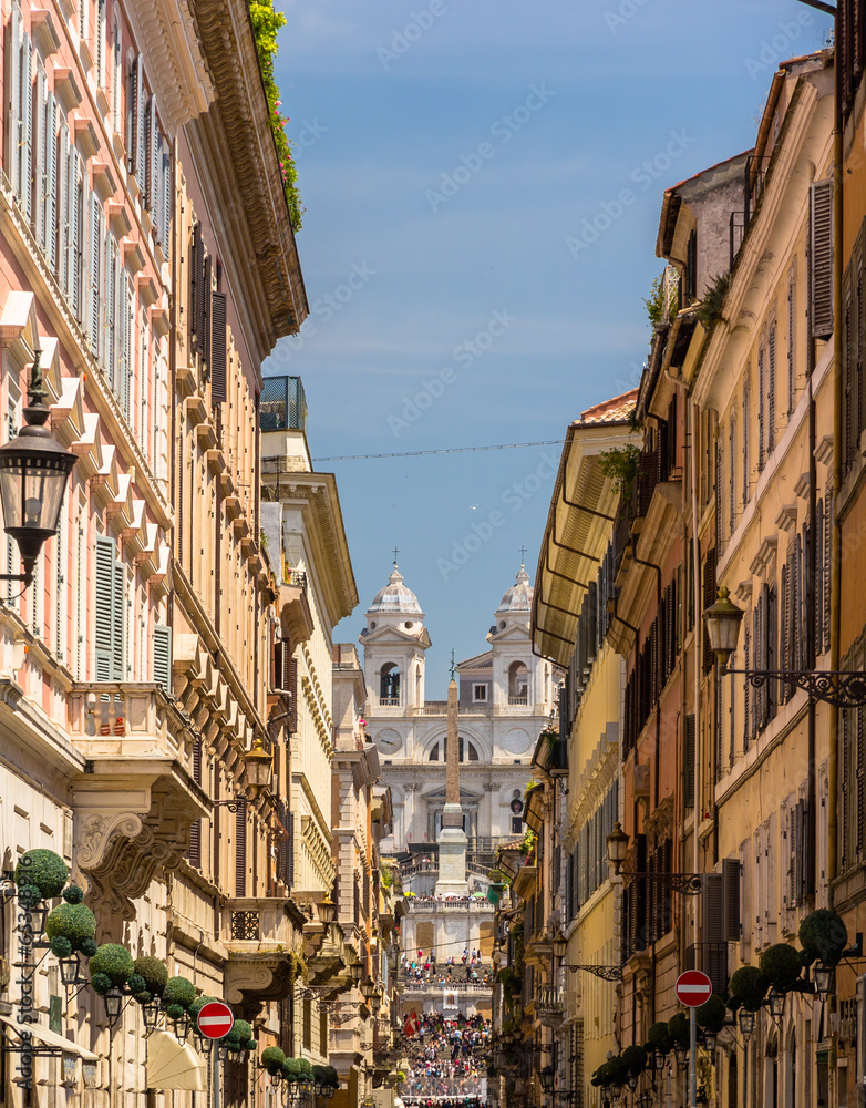 Via dei Condotti，罗马市中心的一条街道