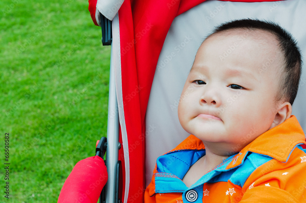 The stroller Make a face baby