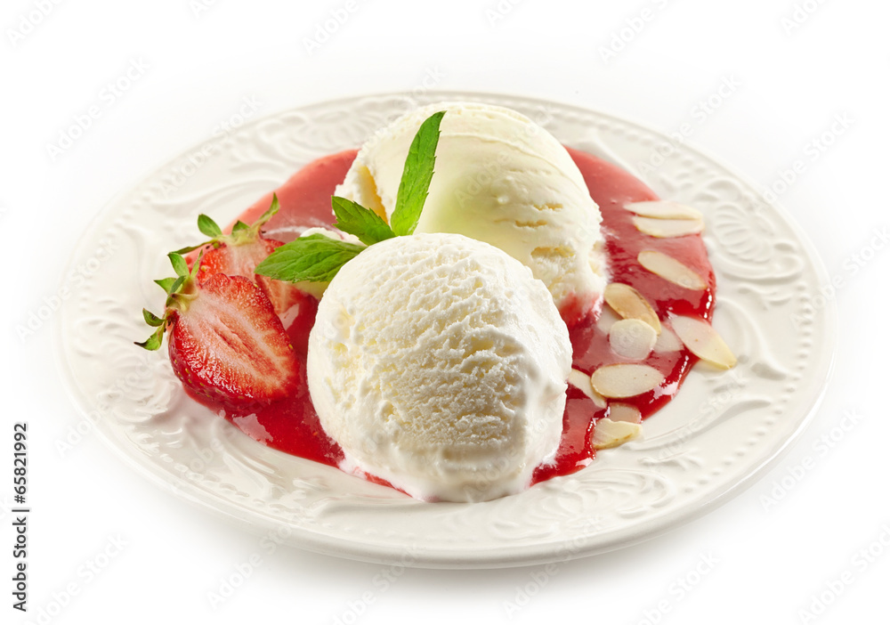 Strawberry dessert with ice cream