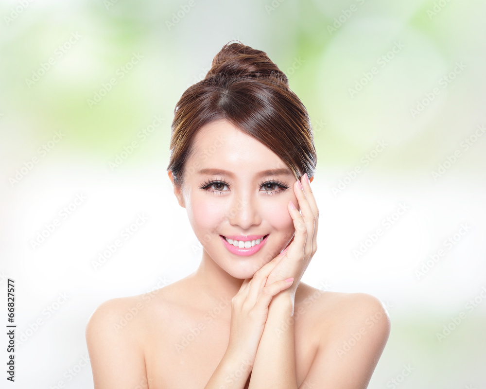 woman smile with health skin and teeth