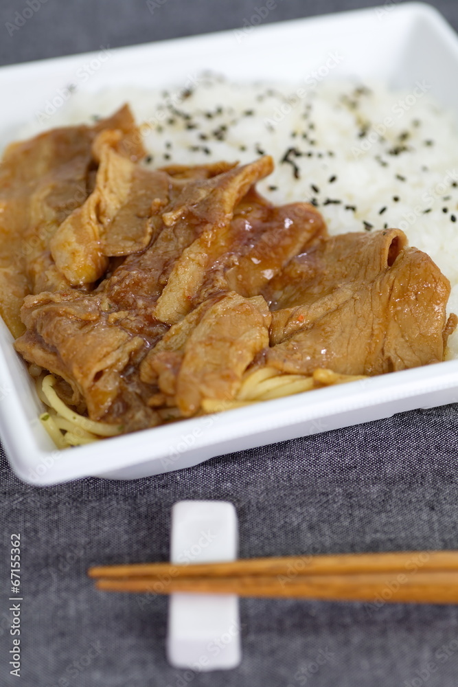 日式快餐白饭烤肉