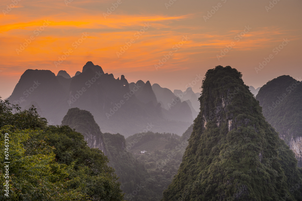 中国兴平喀斯特山地景观