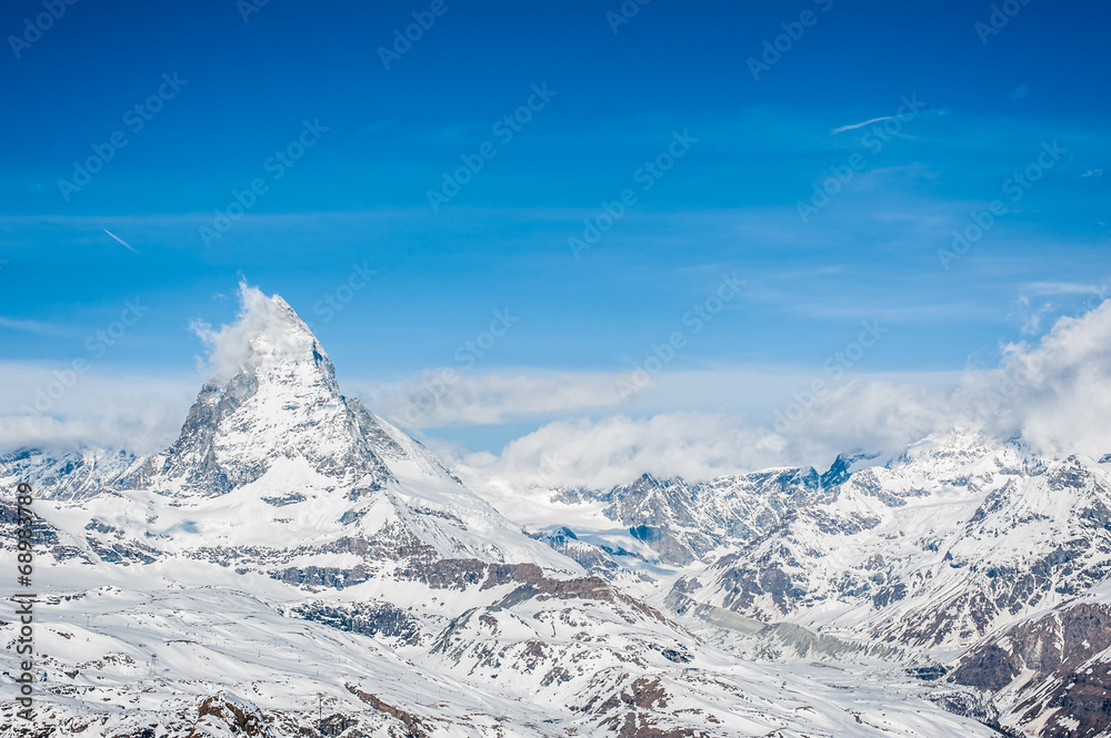 马特洪峰的雪山景观