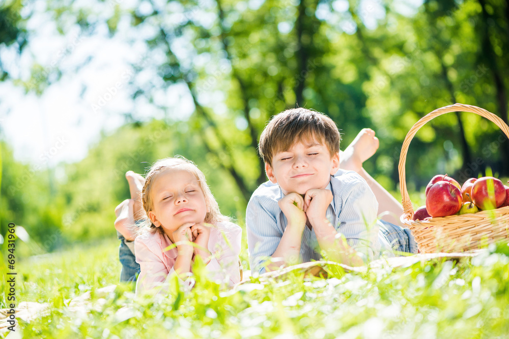 Kids at picnic