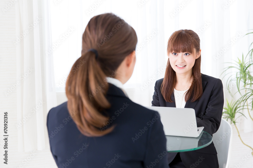 asian businesswoman working in the office