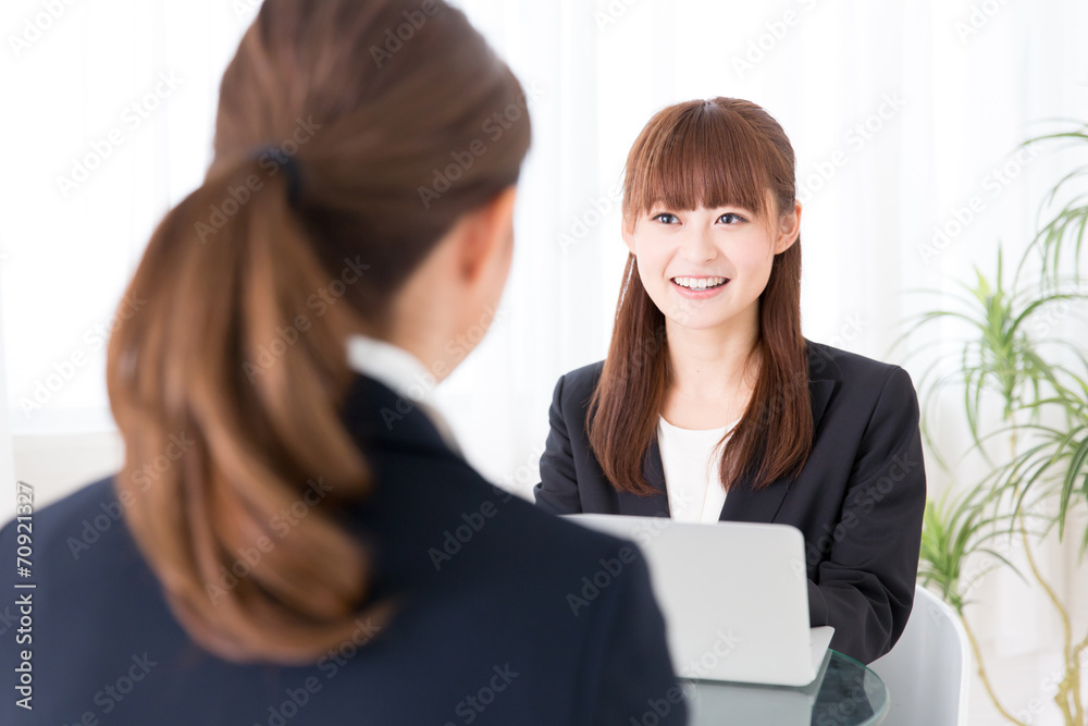 asian businesswoman working in the office