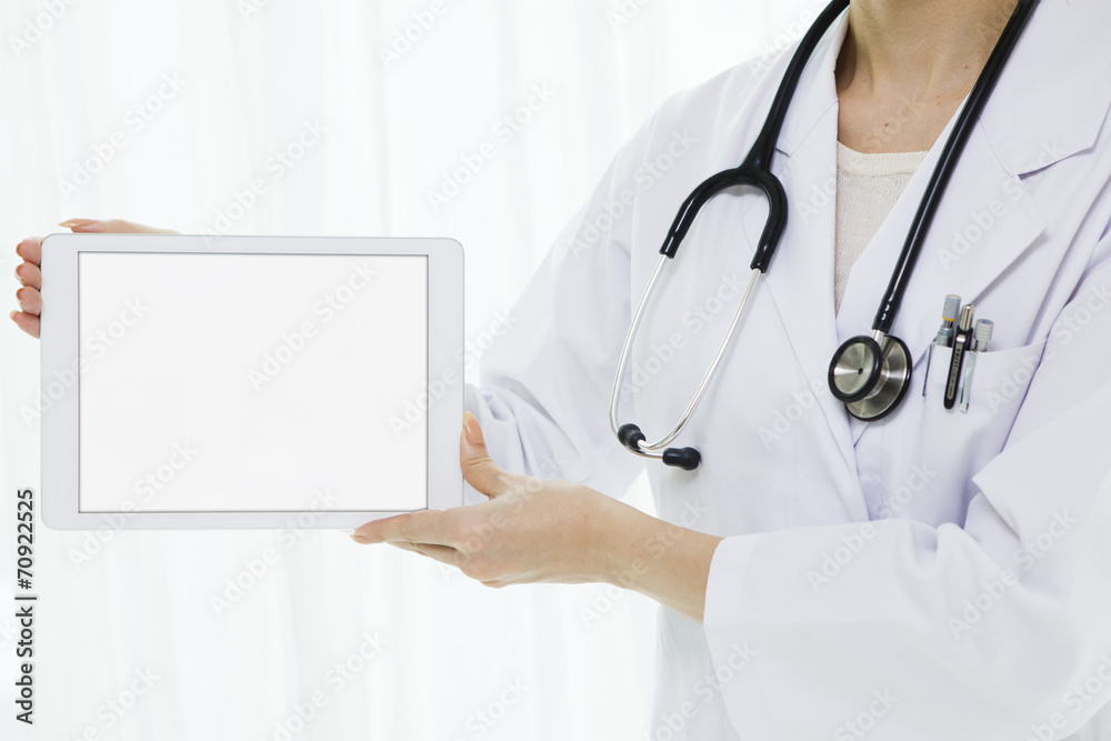 Women doctors have a tablet