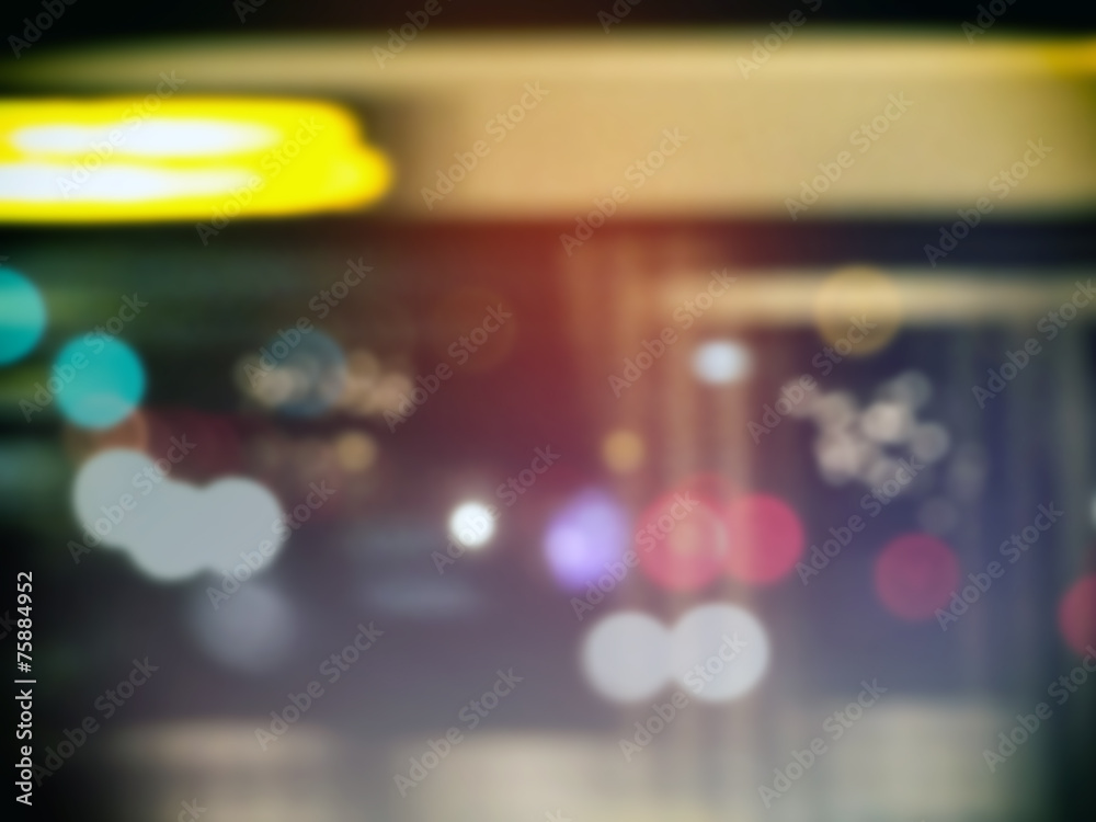 街灯模糊的汽车，城市抽象的bokeh