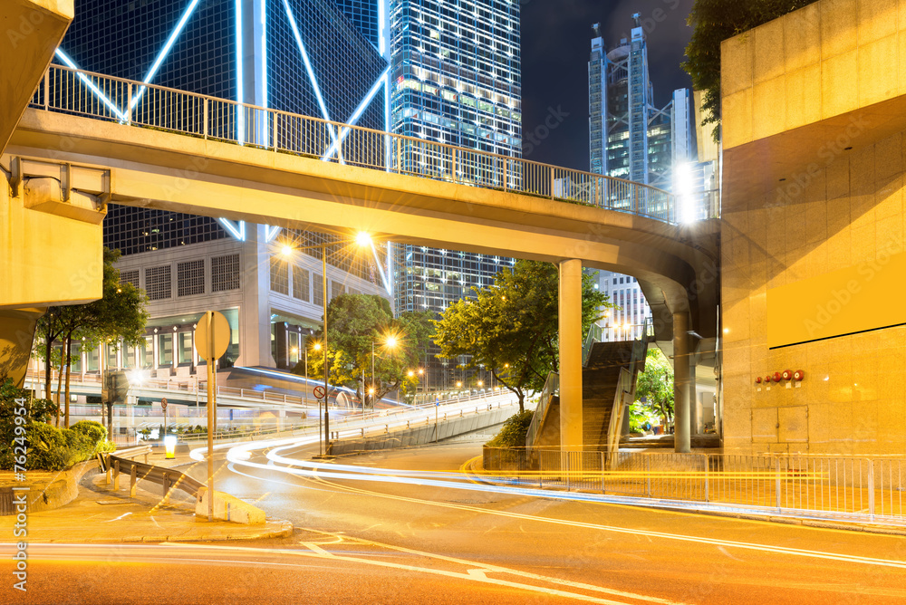 夜晚的现代城市