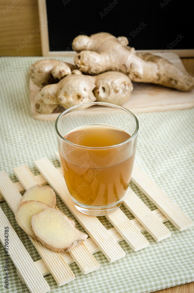 玻璃姜茶特写