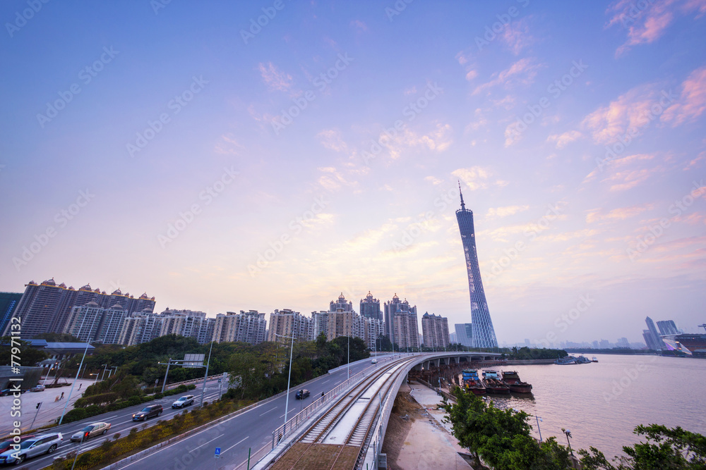 日落时广州的天际线和城市景观