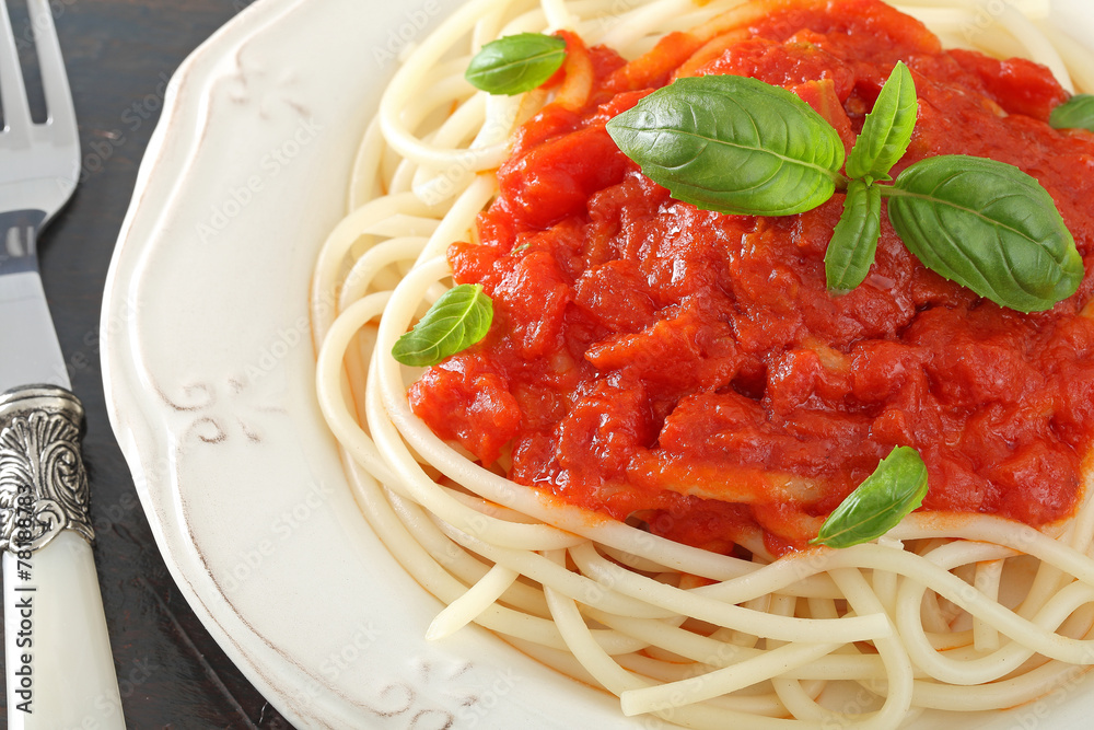 地中海意大利面pomodoro e basilico