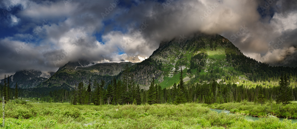 山地全景