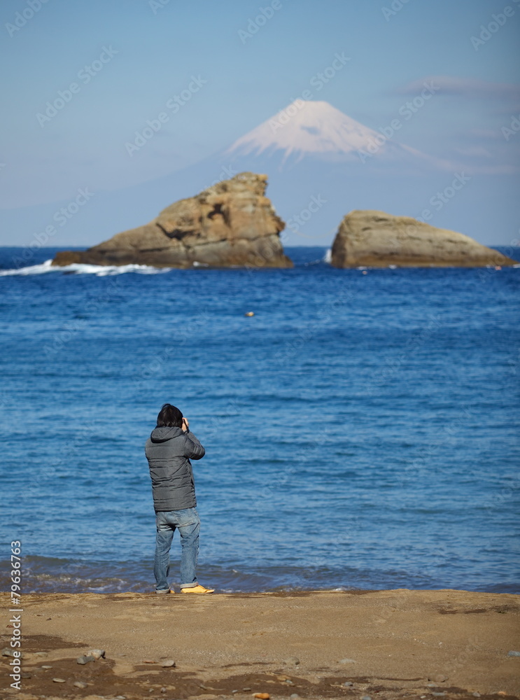 静冈县伊豆市的富士山和大海