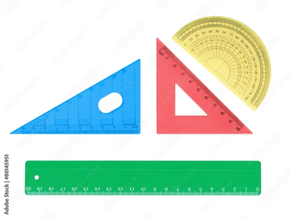 尺子。学校工具三角形，尺子，量角器。特写。