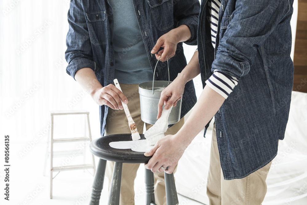 Couples enjoying the do-it-yourself