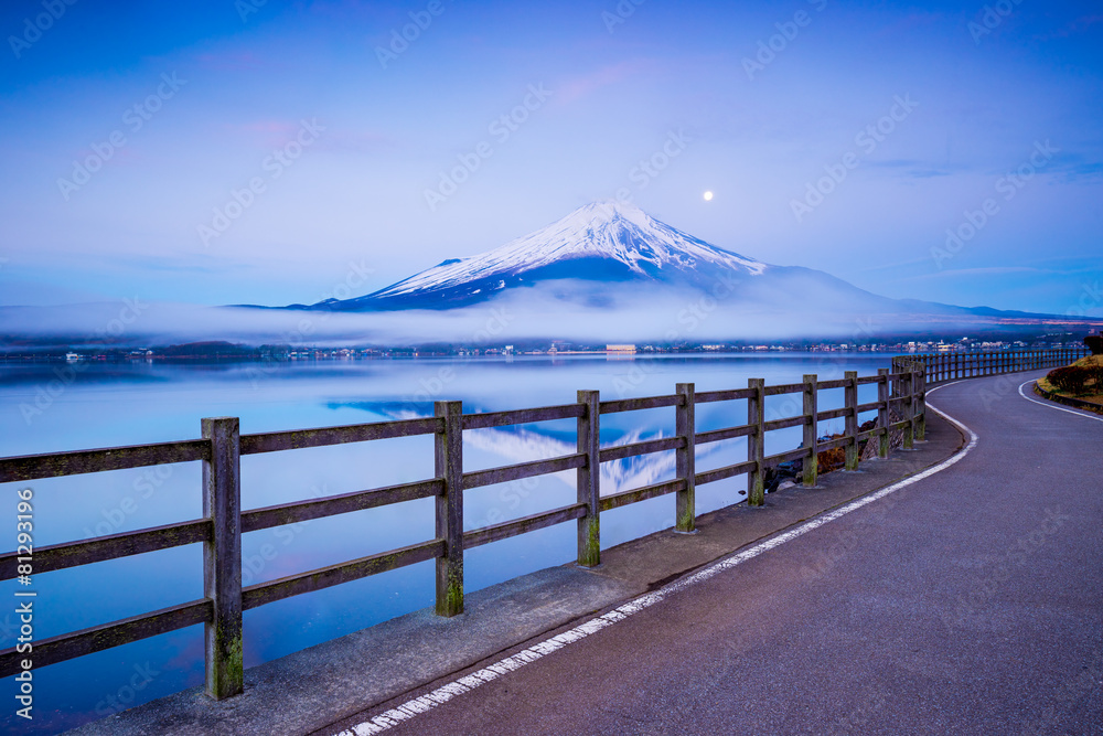 富士山与山梨湖，山梨县，日本