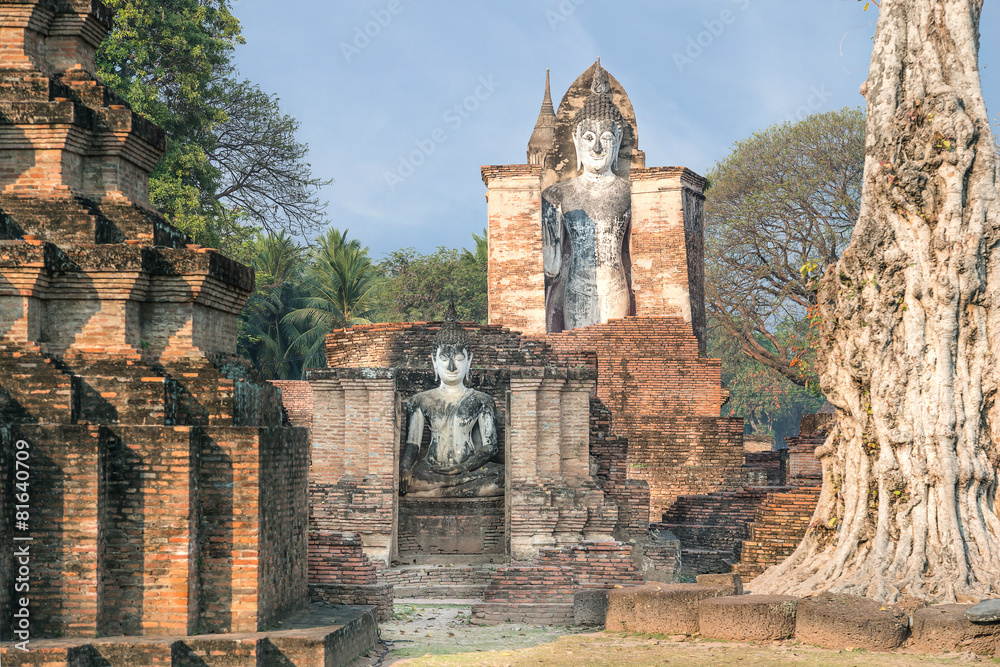 泰国素可泰历史公园摩诃寺佛像