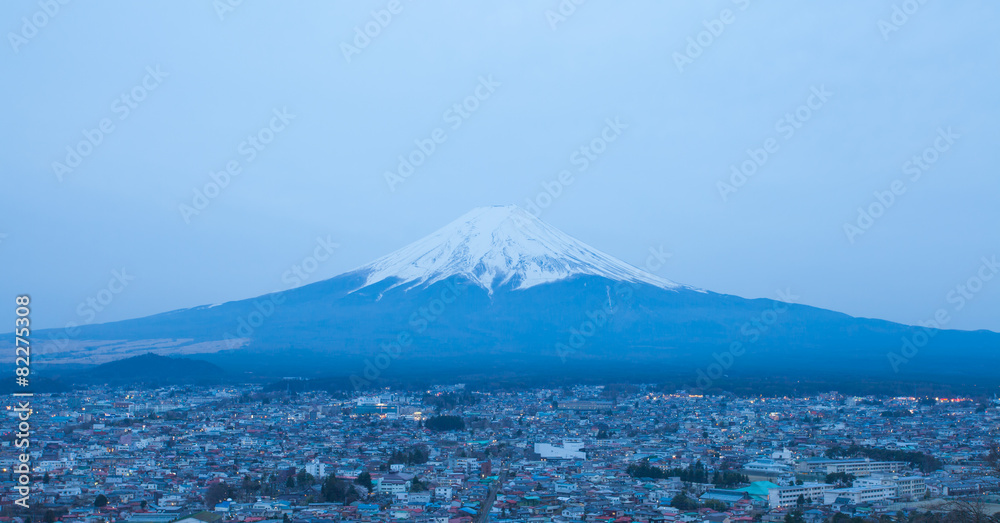 冬季富士山和富士城