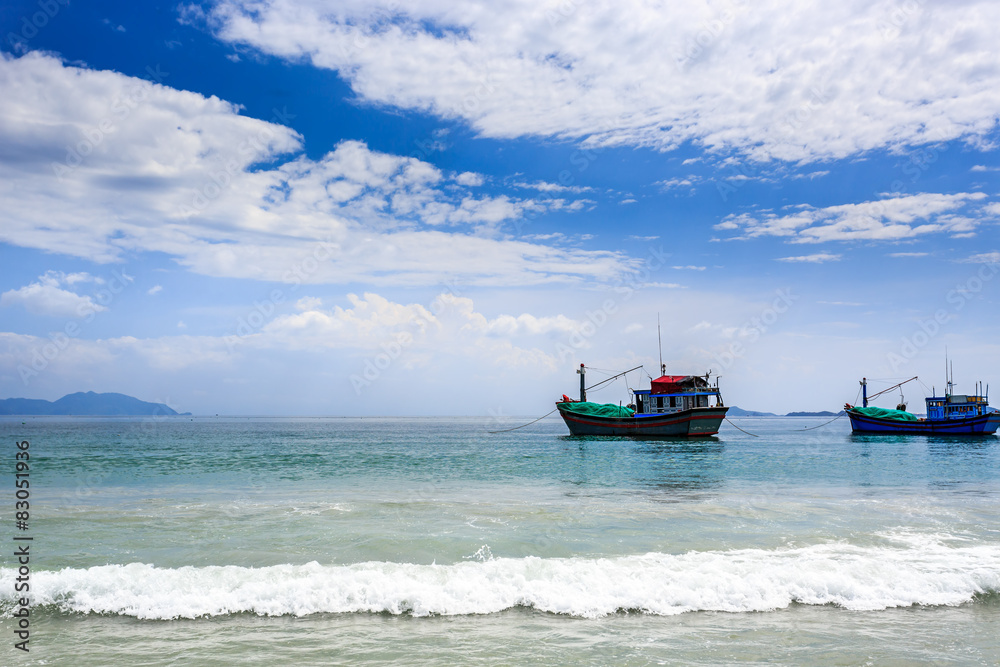 越南多克莱特海滩早晨的当地船只