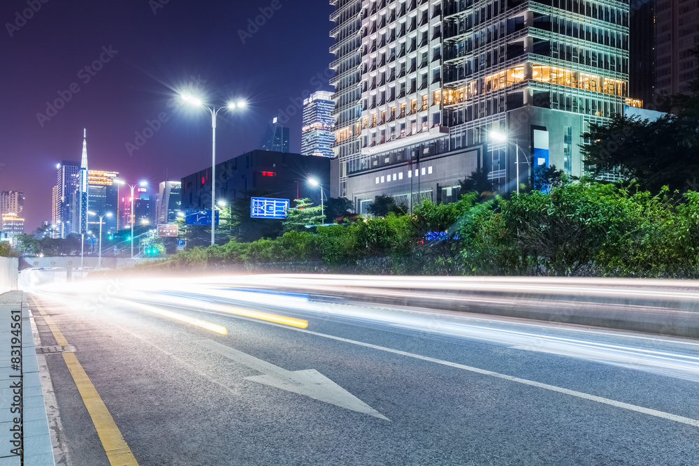 夜间城市道路