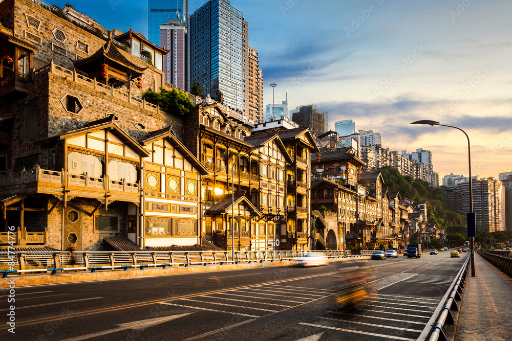 重庆老式建筑附近的空路