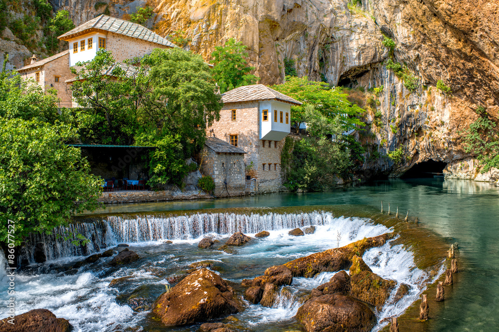 布纳泉上的小村庄Blagaj