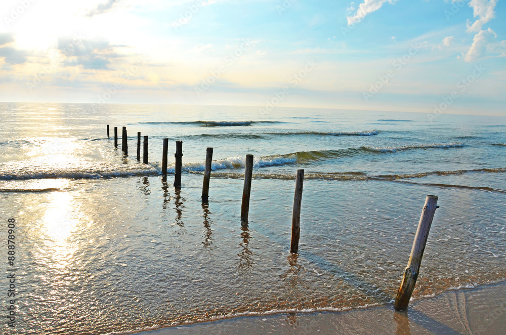 海滩场景，夏季日出，北海